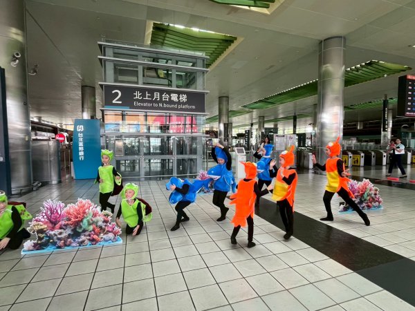 114年高鐵快閃英語歌唱舞蹈